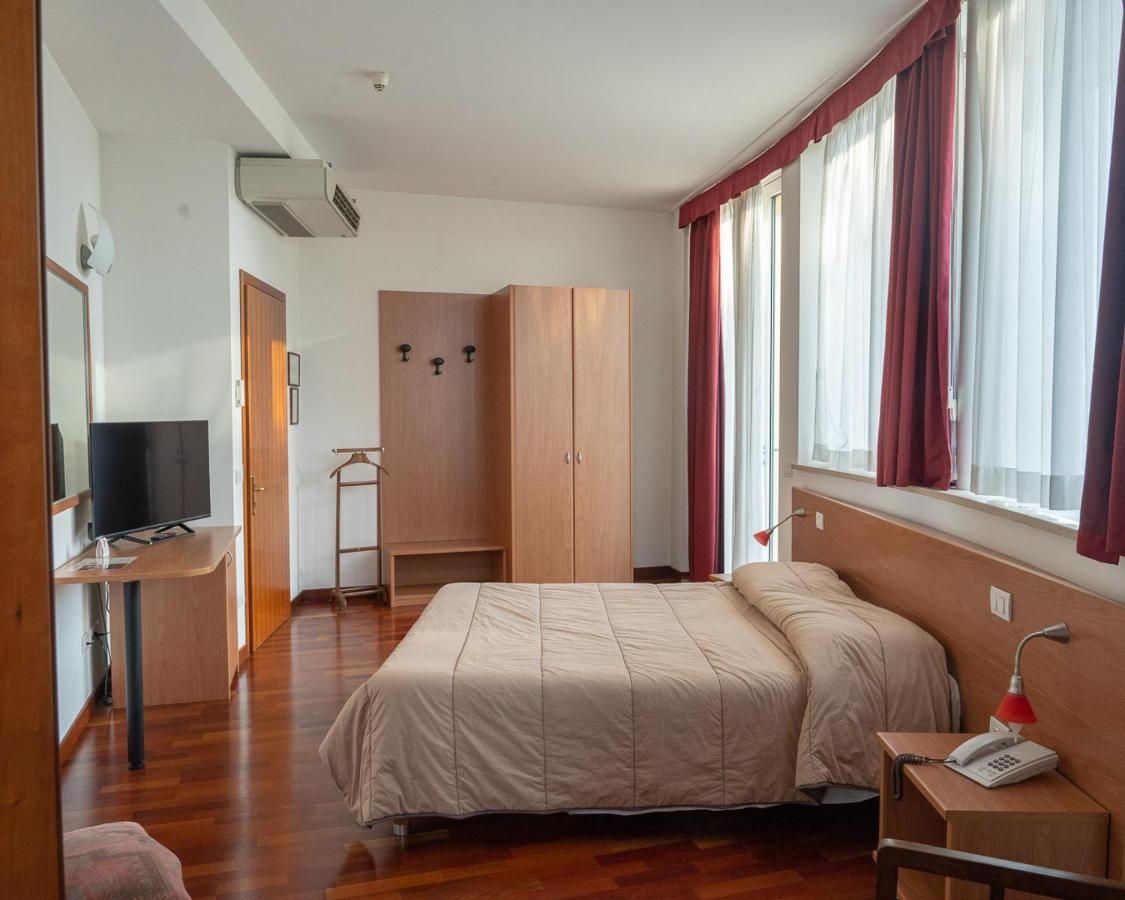 Hotel All'Oasi Paese Екстер'єр фото